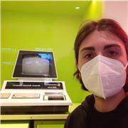 Sono un ragazzo con molte passioni, spero di poter insegnare materie che vanno un po' fuori i soliti standard